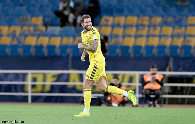 تغيير اضطراري يعيد مارتينيز إلى الهدافين