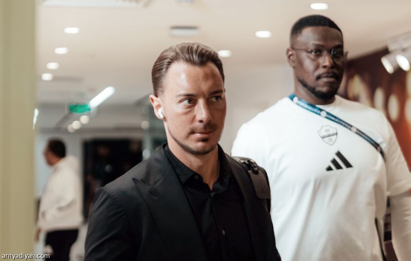 ديميرال يقود تغييرات الأهلي.. والرياض يضيف قلبي دفاع