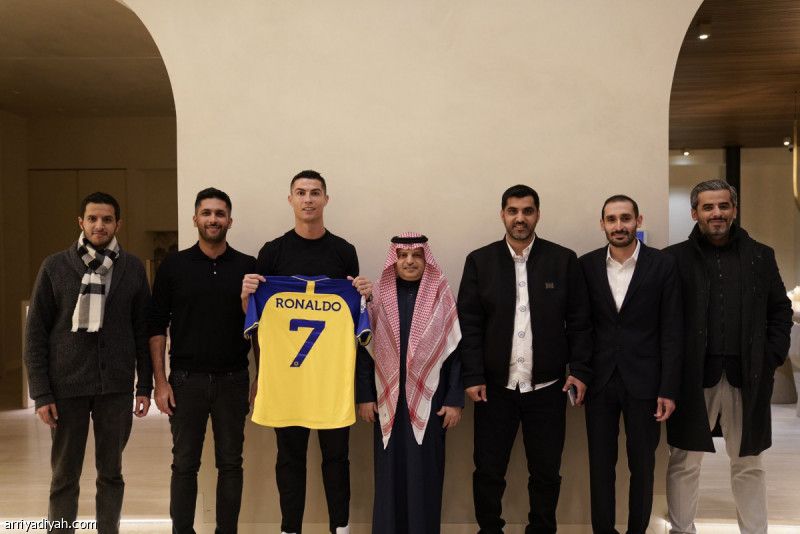 رونالدو يستحوذ على 25% من ألميريا الإسباني