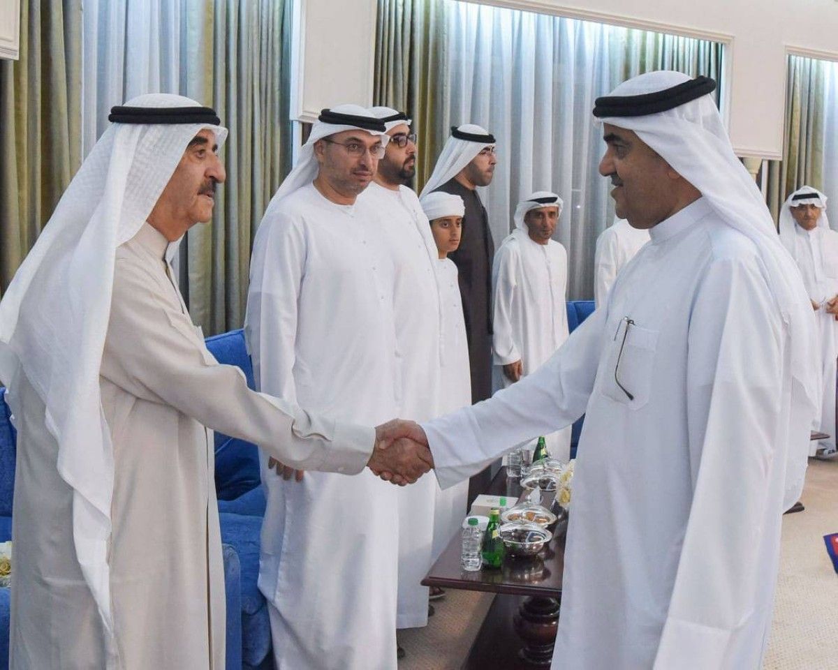 حاكم أم القيوين يستقبل الشيوخ والمسؤولين وجموع المهنئين بشهر رمضان