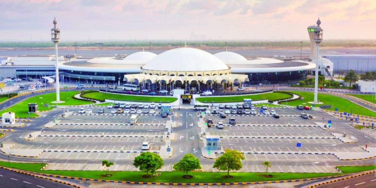 هيئة مطار الشارقة تستعرض خطط التوسع في الشحن الجوي
