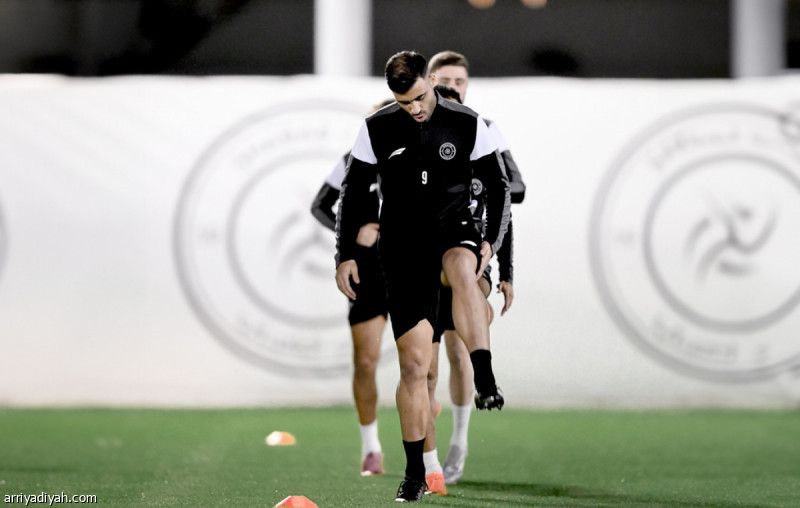 الشباب يحتوي أزمة حمد الله وكاراسكو