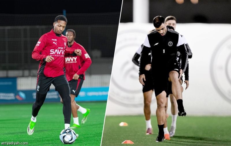 سباق الصدارة يغري الهلال في موقعة الشباب