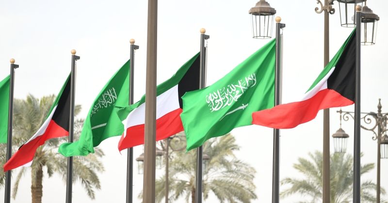 الكويت تدين الهجمات الإيرانية على السعودية: انتهاك صارخ