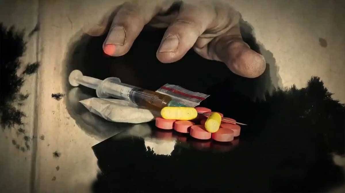 الإدمان أسقط حلمه و«إرادة» يعيد إنسانيته