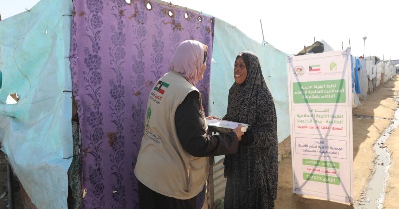 توزيع وجبات الطعام