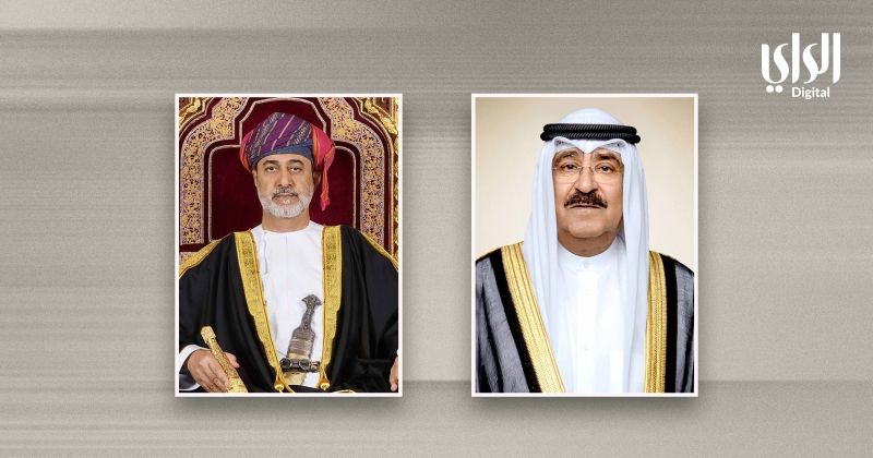 سمو أمير البلاد يتلقى اتصالاً هاتفياً من سلطان عمان