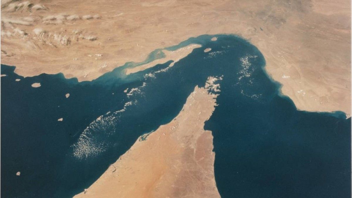 مضيق هرمز تحت النيران.. «مغلق عملياً»