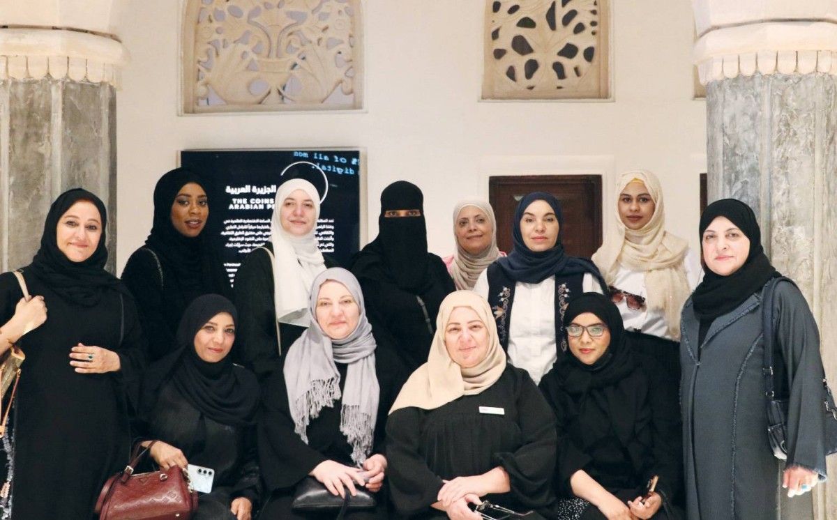 «نسائية دبي» تنظم زيارة للمتطوعات إلى حي الفهيدي