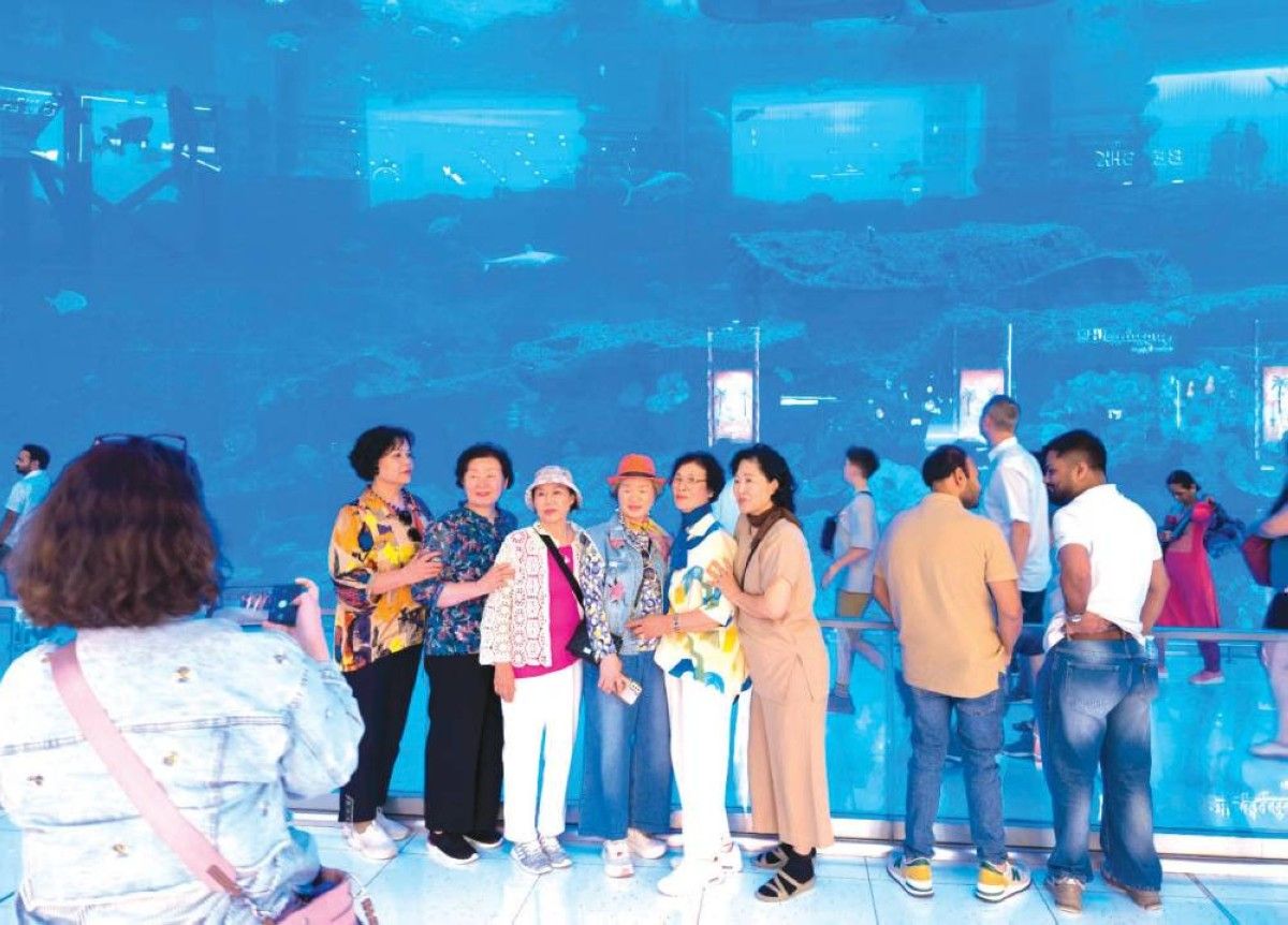 حركة نشطة وإقبال على المراكز التجارية في الإمارات