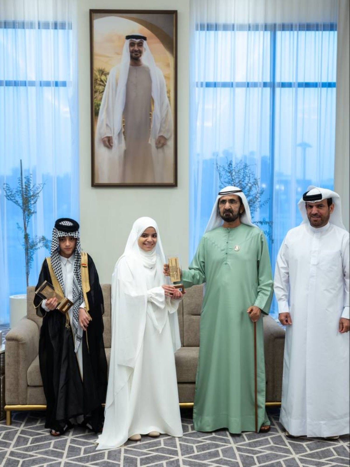 محمد بن راشد: إكرام أهل القرآن وخدمة كتاب الله أسمى ما نتشرف به