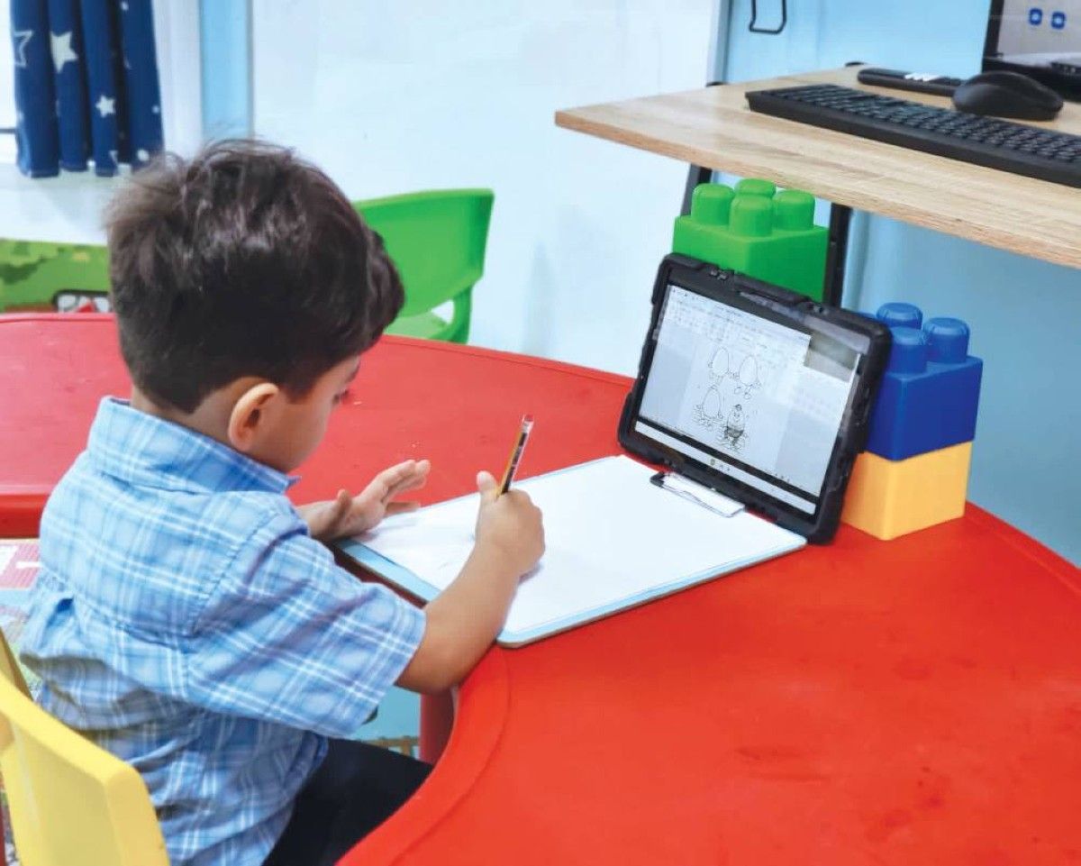 مدارس: مغادرة الحصة الافتراضية قبل انتهائها تؤثر في تقييم الطالب