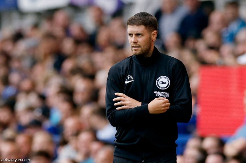 هوتسلر يتهم لاعبي أرسنال بإضاعة الوقت