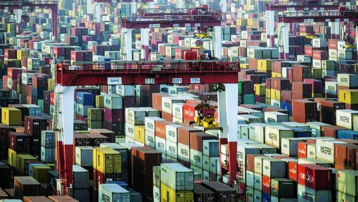 التجارة الصينية تقفز إلى مستويات قياسية وتوتر المنطقة يهدد الاستقرار