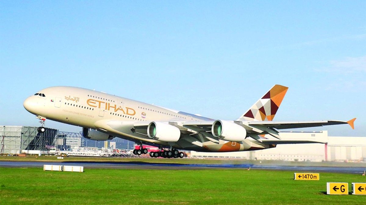 الاتحاد للطيران تعلق رحلاتها من وإلى أبوظبي حتى الخميس