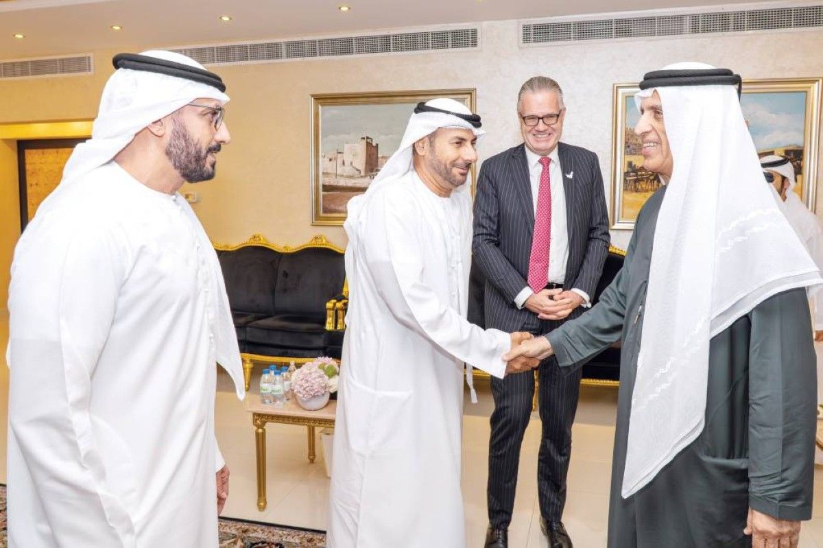 الحكام يواصلون تقبل التهاني بشهر رمضان