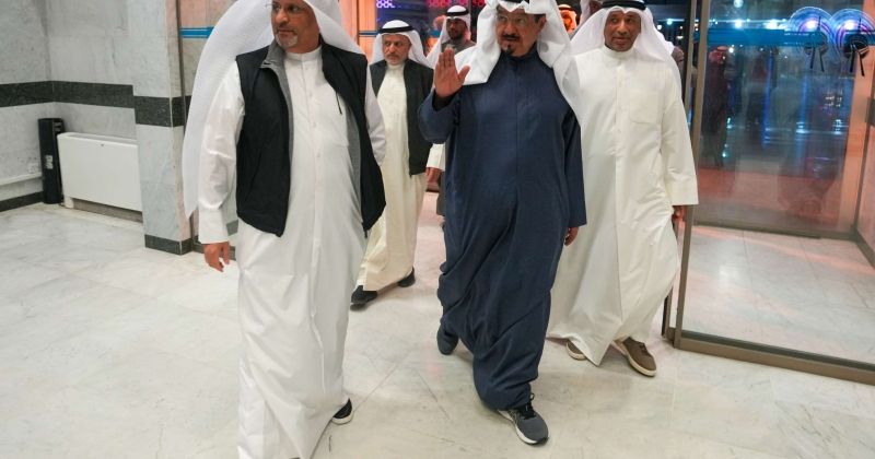 العبدالله تفقد برج التحرير: ثقة بالكوادر الوطنية