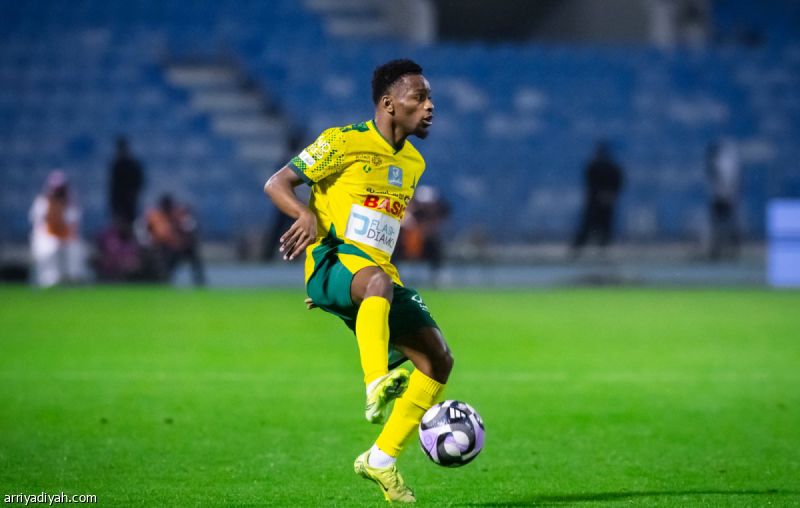 آل حمسل يغيب عن نيوم والنصر