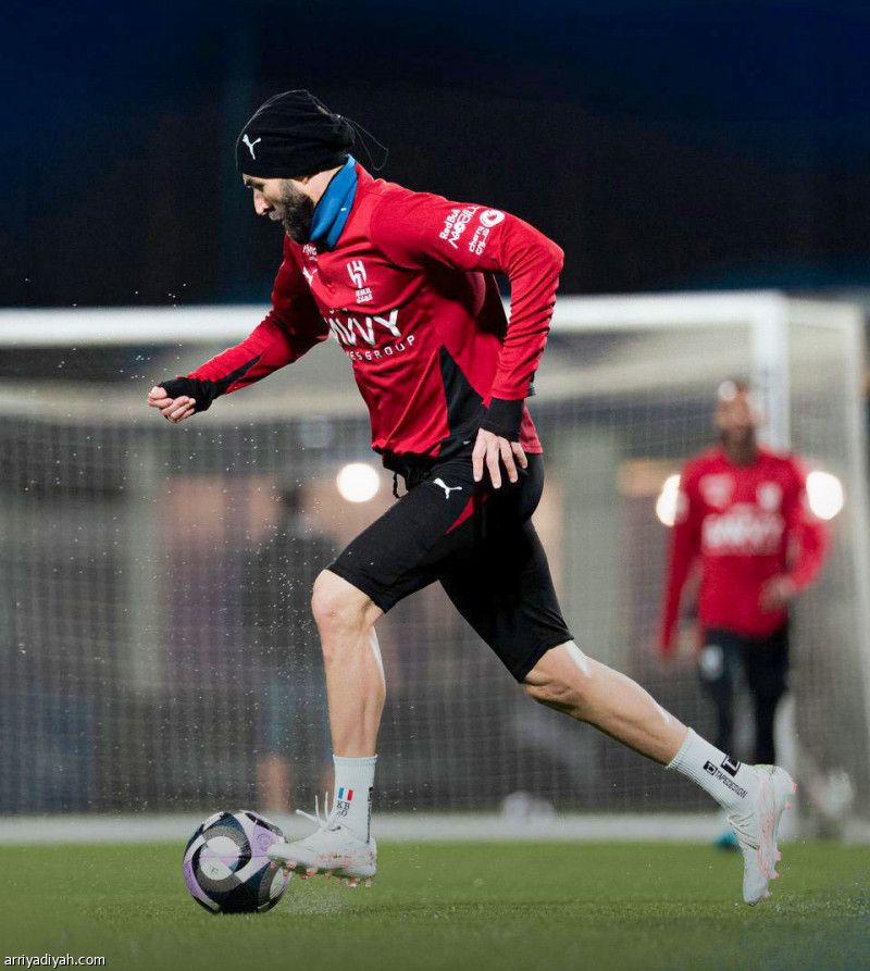 اليوم.. إنزاجي يحدد مشاركة بنزيما