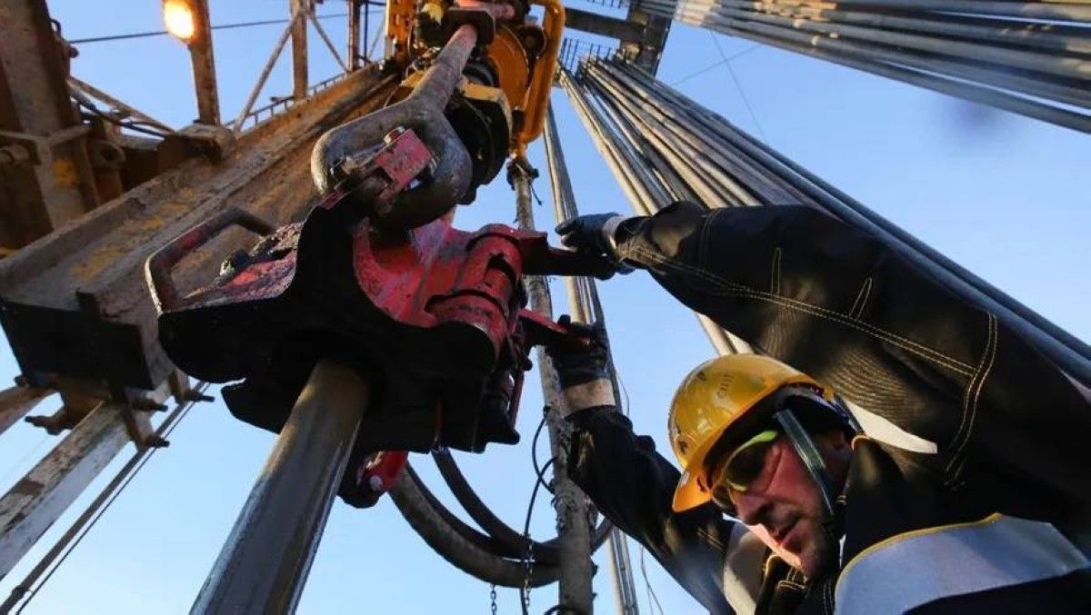 أسعار النفط ترتفع مع تزايد ضغوط الحرب على إمدادات الطاقة