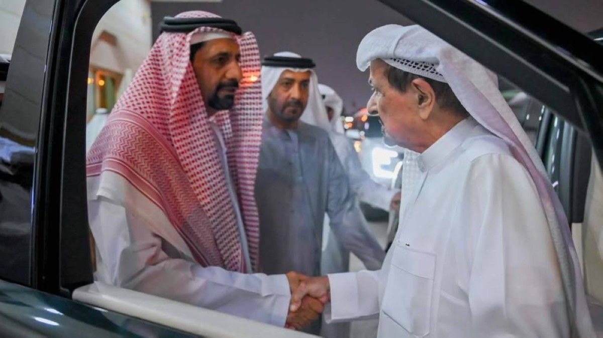 حاكم عجمان يعزي في وفاة عائشة ماجد العفاري