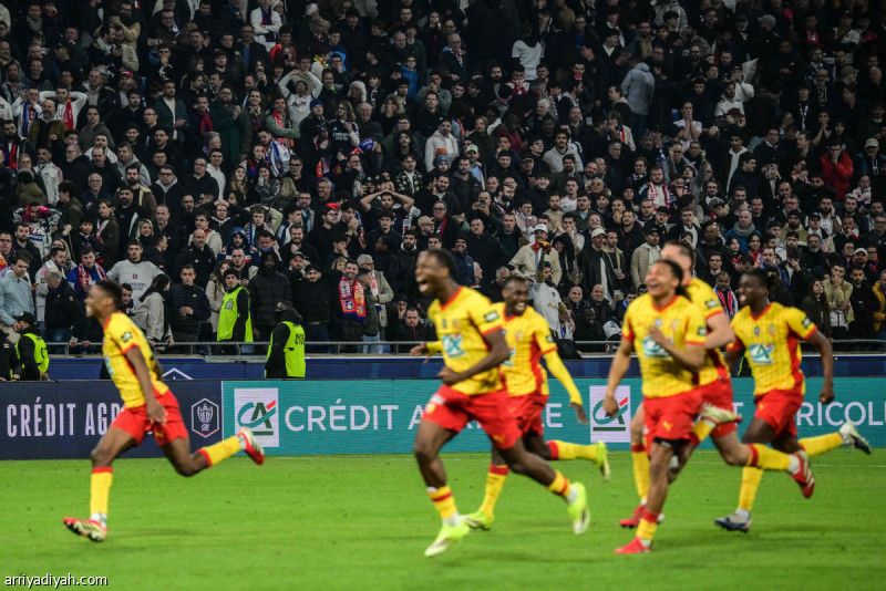 سعود يسجل ترجيحية.. لانس يطير إلى المربع الذهبي