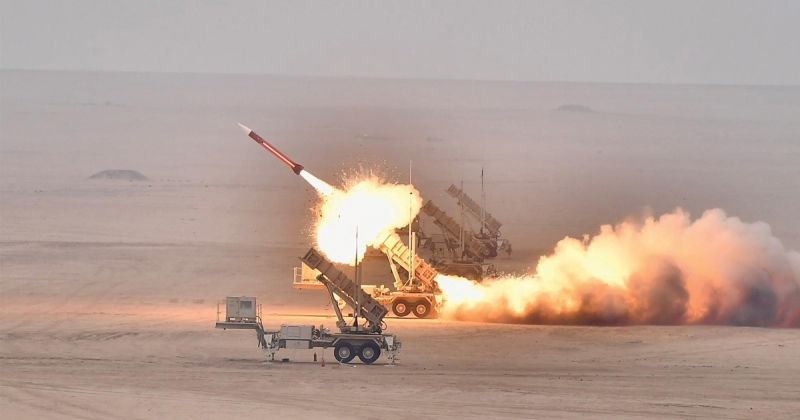 «رئاسة الأركان»: الدفاعات الجوية تتعامل مع هجمات صاروخية ومسيّرات معادية