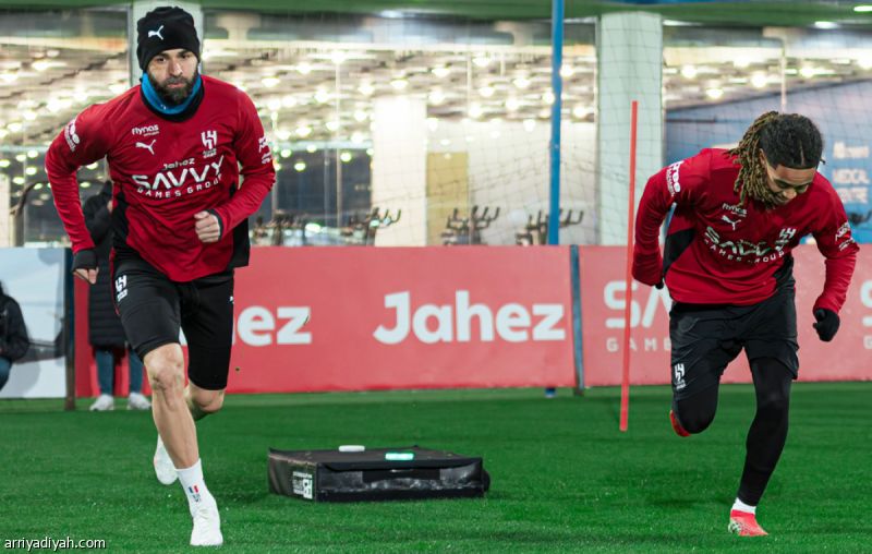 بنزيما يدخل خيارات الهلال