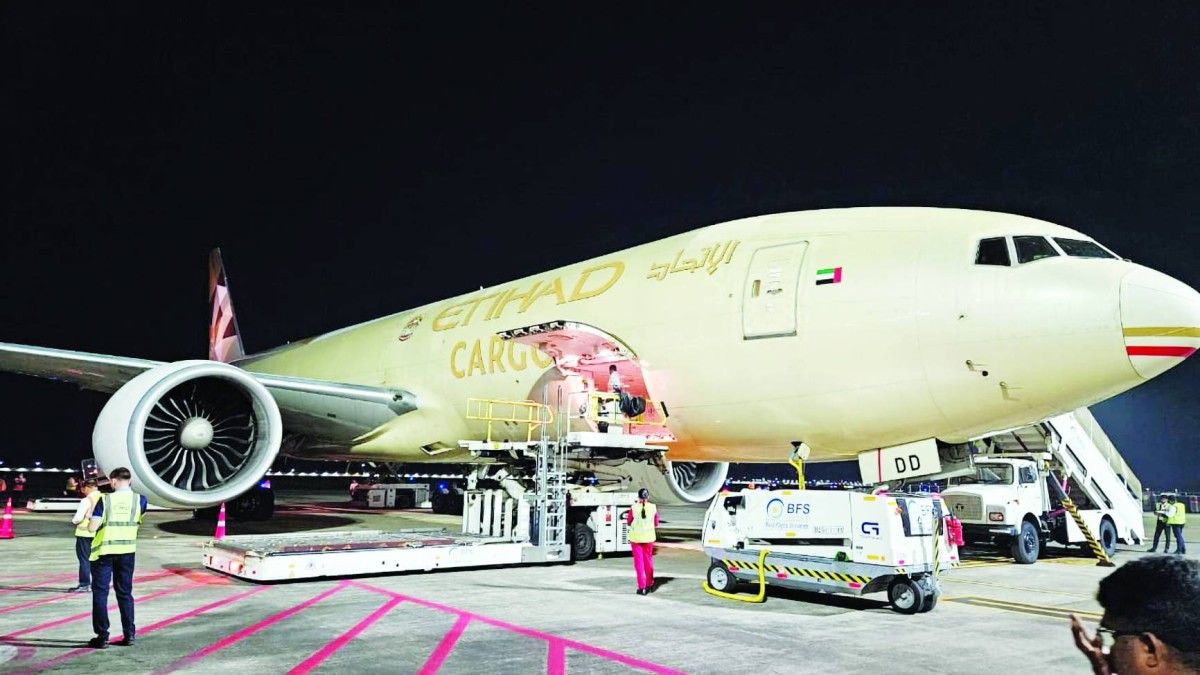 رحلات شحن خاصة تنقل المواد الغذائية إلى الإمارات