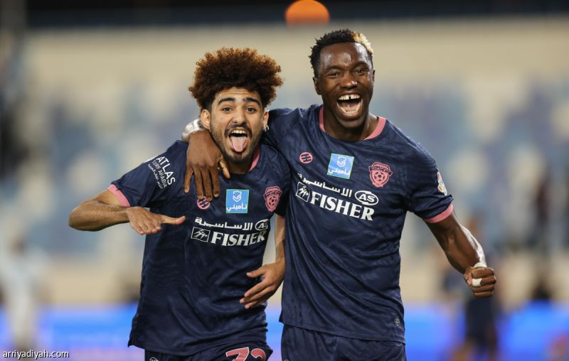 بخماسية.. الفيحاء يواصل الهيمنة أمام الأخدود