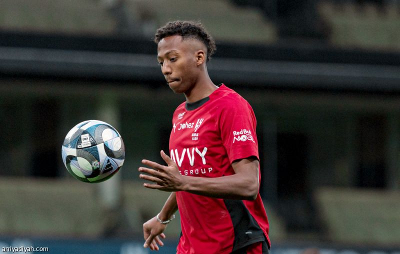 الهلال.. تضاؤل فرصة الدوسري في «الكلاسيكو»