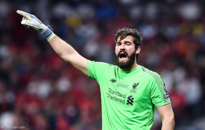 أمام غلطة سراي.. أليسون خارج قائمة ليفربول