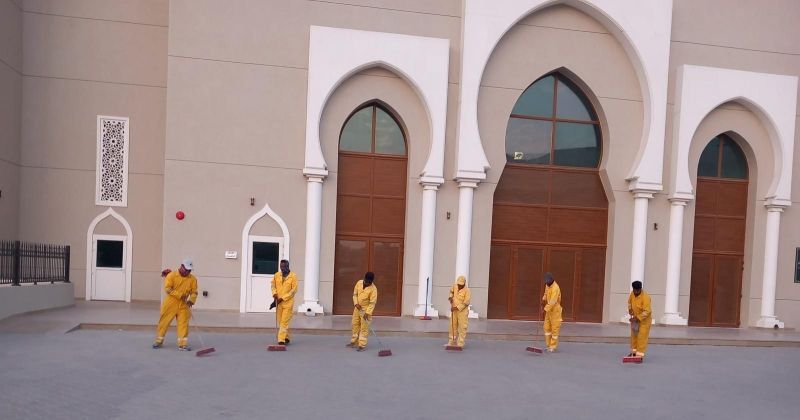 300 عامل بـ 113 آلية... نظفوا الأماكن المحيطة بالمساجد