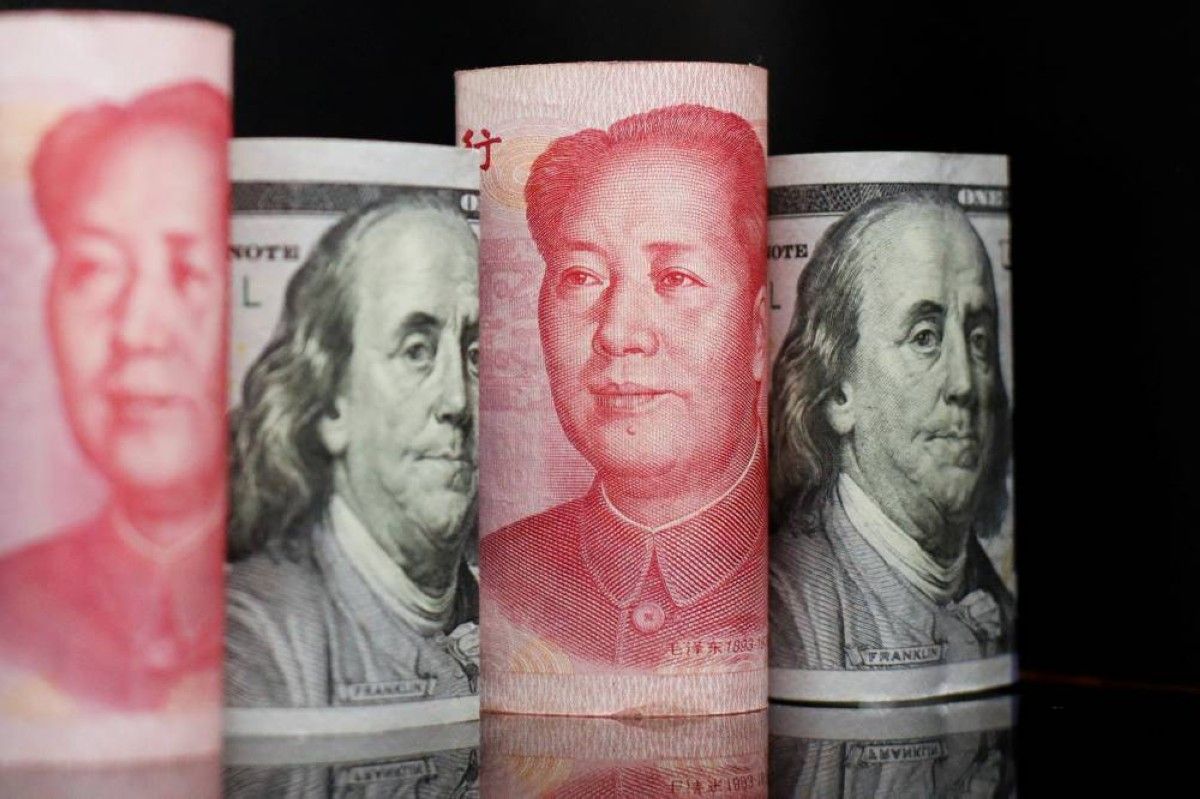 تراجع كبير للدولار أمام اليوان الصيني في تعاملات اليوم