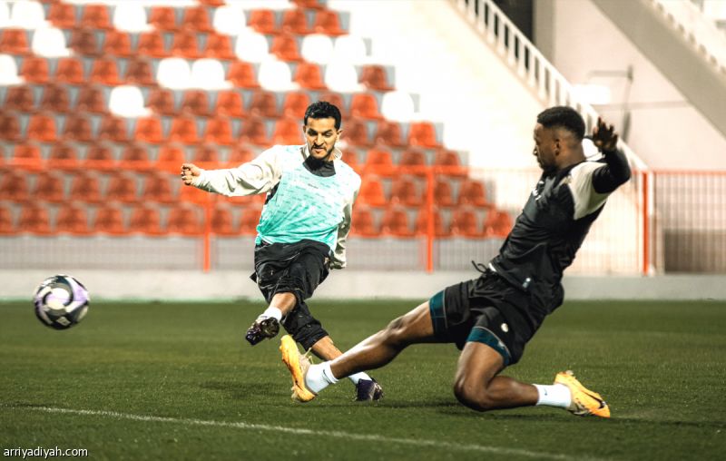 ضمك يفرض تدريبات خاصة على المدافعين