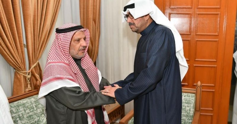 وزير الدفاع يعزي أهالي شهيدي الواجب المقدم ركن عبدالله الشراح والرائد فهد المجمد