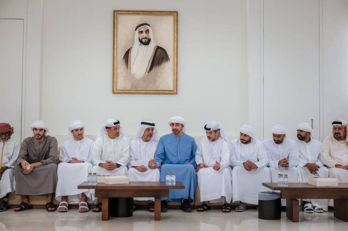 عبدالله بن زايد يقدِّم واجب العزاء في شهيد الوطن والواجب سعيد راشد البلوشي