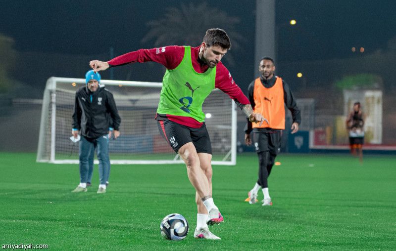 نيفيش يشارك جزئيا.. وأكتشيشيك يغادر إلى باريس