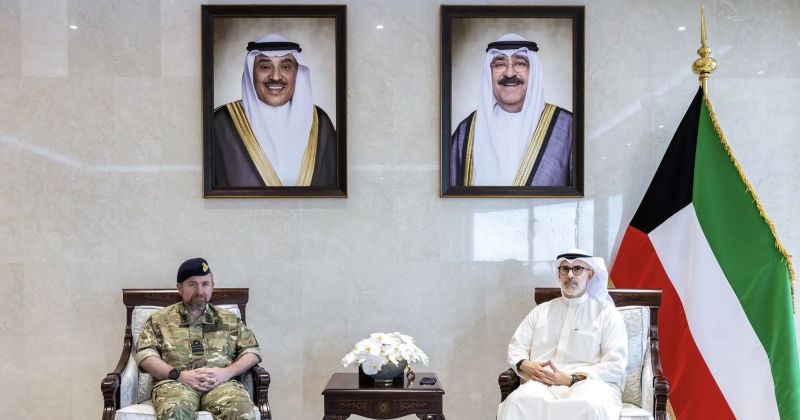 وزير الخارجية لدى استقباله مستشار الدفاع الأول البريطاني