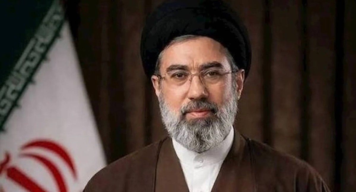 رغم الاعتداءات.. مجتبى خامنئي: نؤمن بالصداقة مع جميع دول الجوار