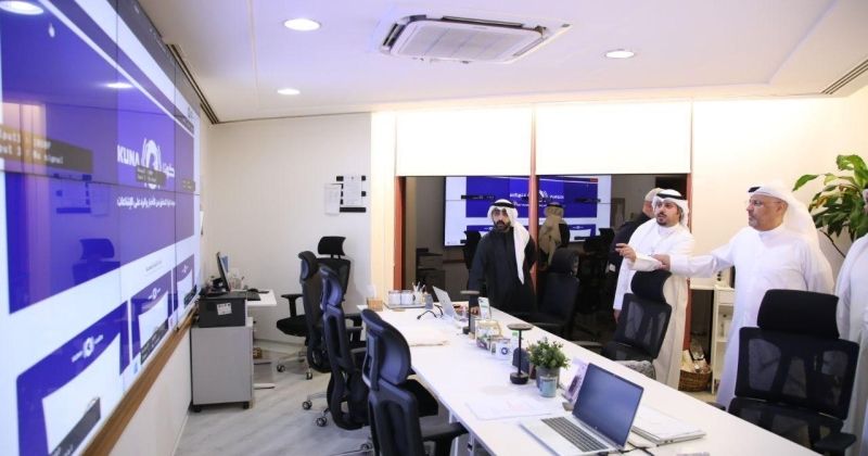 العمر يطلع على سير العمل في «كونا» والجهود التي يبذلها العاملون فيها لمتابعة وتغطية التطورات في ظل الظروف الراهنة