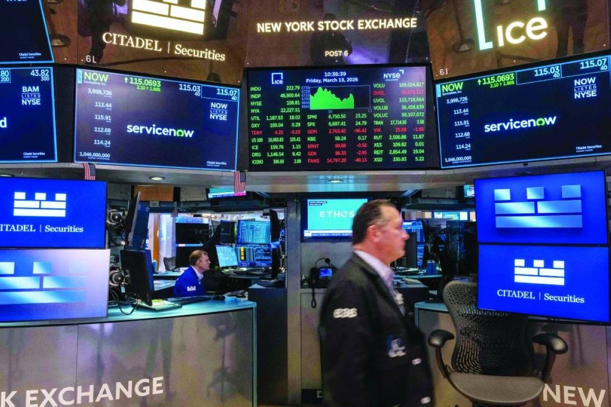 تأرجح «وول ستريت» بعد سلسلة بيانات.. وخسائر أسبوعية في أوروبا