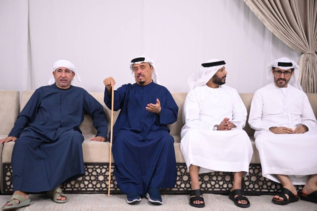 وزراء ومسؤولون يعزون ضاحي خلفان في وفاة عمته