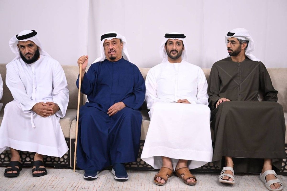 وزراء ومسؤولون يعزون ضاحي خلفان في وفاة عمته