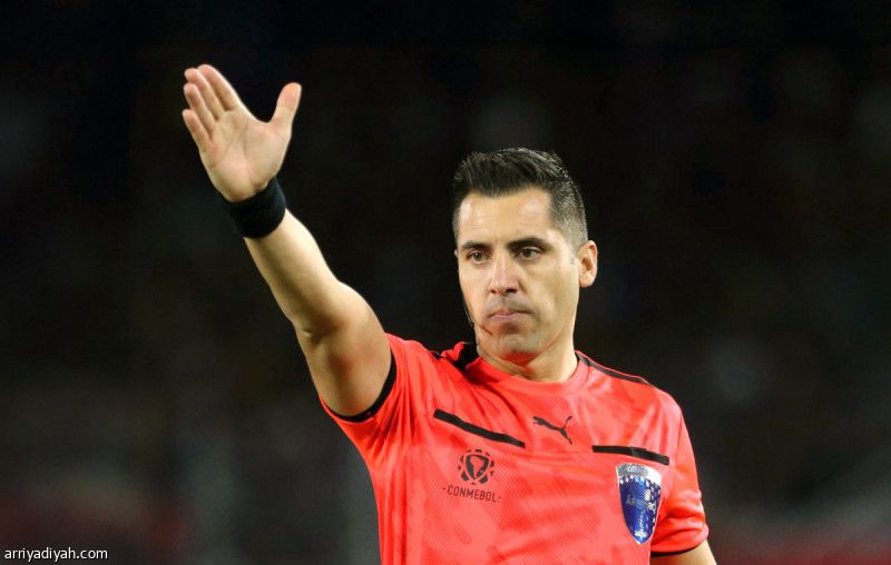 جراي يقود مواجهة الفتح والهلال