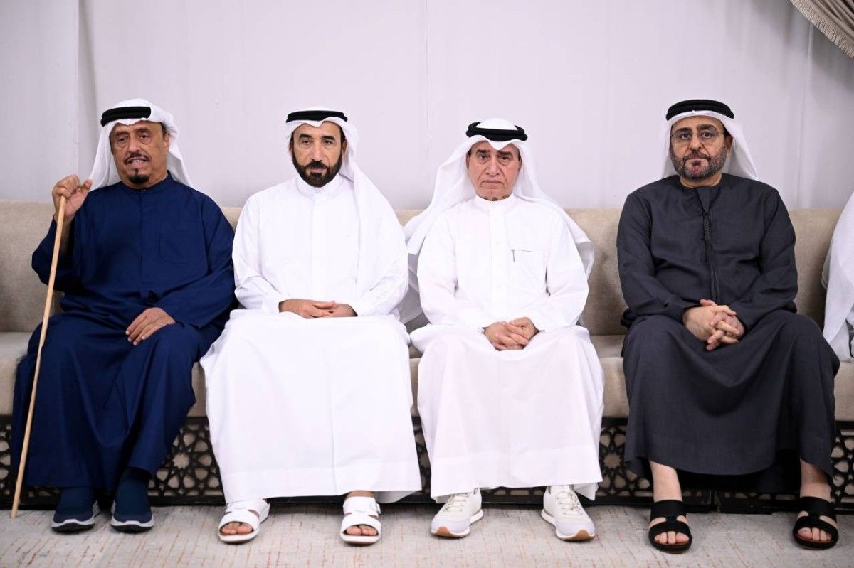 وزراء ومسؤولون يعزون ضاحي خلفان في وفاة عمته