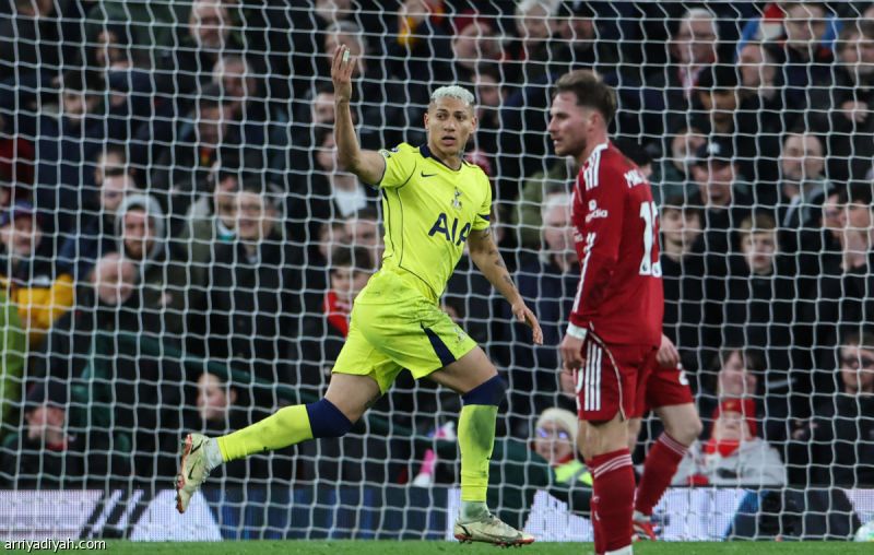 بعد 6 هزائم.. نقطة ليفربول توقف نزيف توتنام