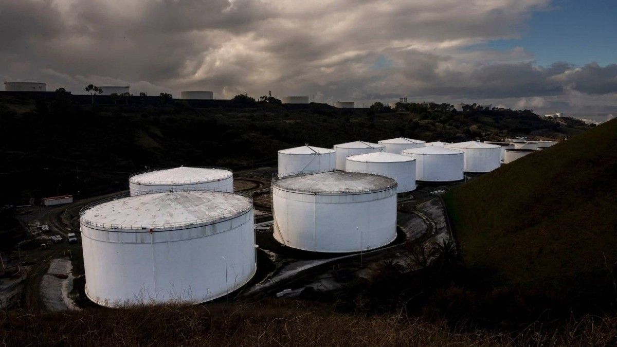 النفط يتجه لمزيد من المكاسب مع استمرار حرب الشرق الأوسط