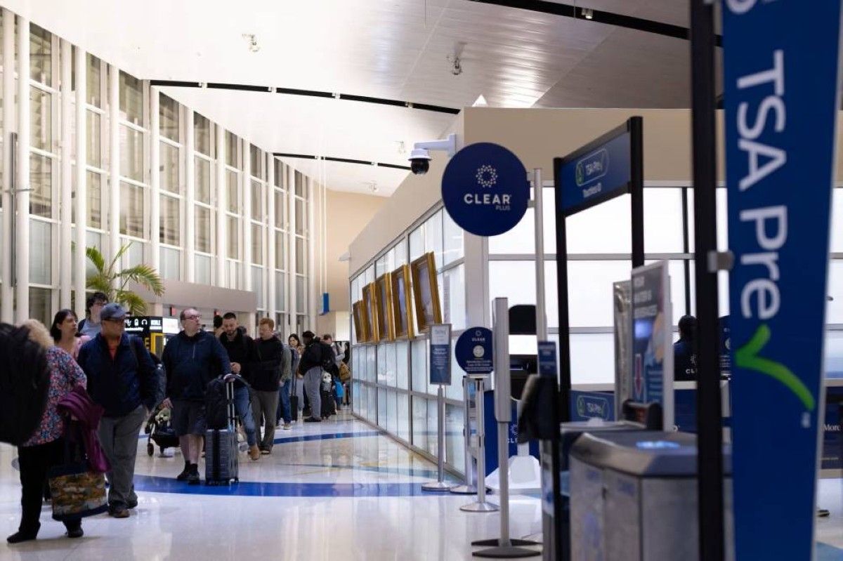 رؤساء شركات الطيران الأمريكية يضغطون على الكونغرس لدفع رواتب 50 ألف موظف أمن مطارات