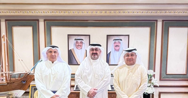 محافظ العاصمة متوسطاً نبيل الجحيل وباسل العلي